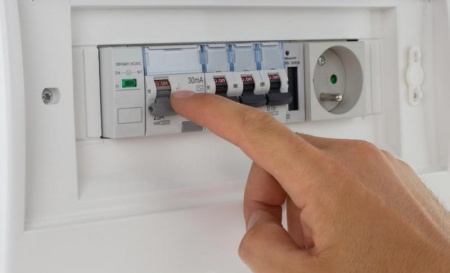 R&eacute;nover votre installation &eacute;lectrique : les points essentiels &agrave; conna&icirc;tre